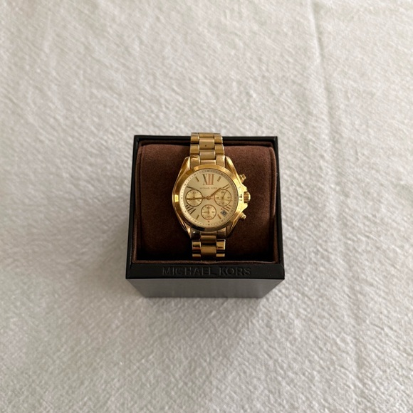 Michael Kors Bradshaw Gold Watch - Picture 2 of 8